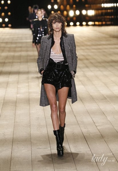 Коллекция Saint Laurent прет-а-порте сезона осень-зима 2018-2019 / © East News