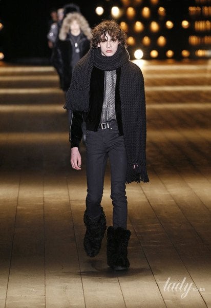 Коллекция Saint Laurent прет-а-порте сезона осень-зима 2018-2019 / © East News