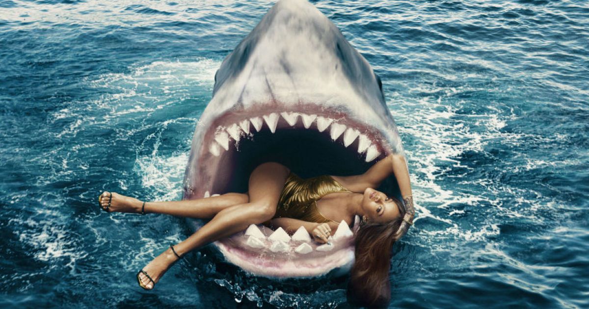 Рианна снялась в экстремальном фотосете