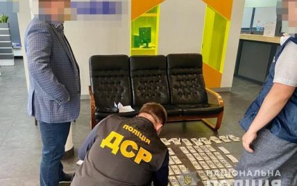 На взятке в 100 тысяч долларов США попался киевский прокурор