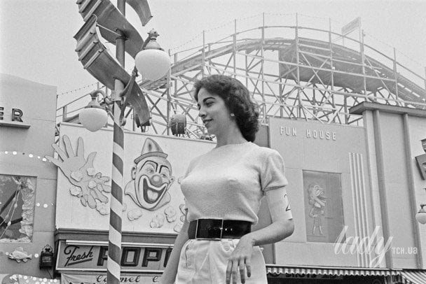 Учасниця конкурсу «Міс Дівчина у светрі 1955» Нью-Йорк / © Getty Images