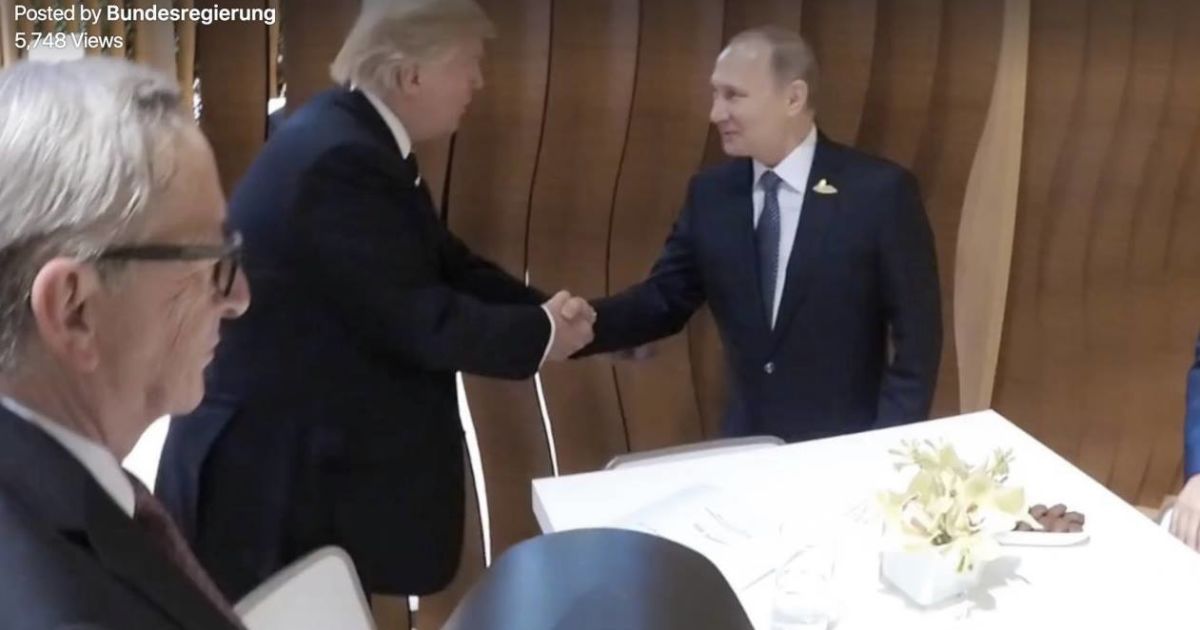 Трамп та Путін уперше потиснули один одному руки у кулуарах G20