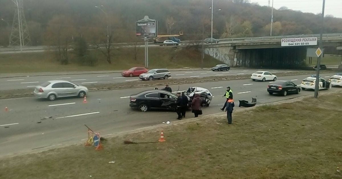 На одній із київських вулиць сталася друга моторошна ДТП за тиждень / © Facebook/Киев автомобильный