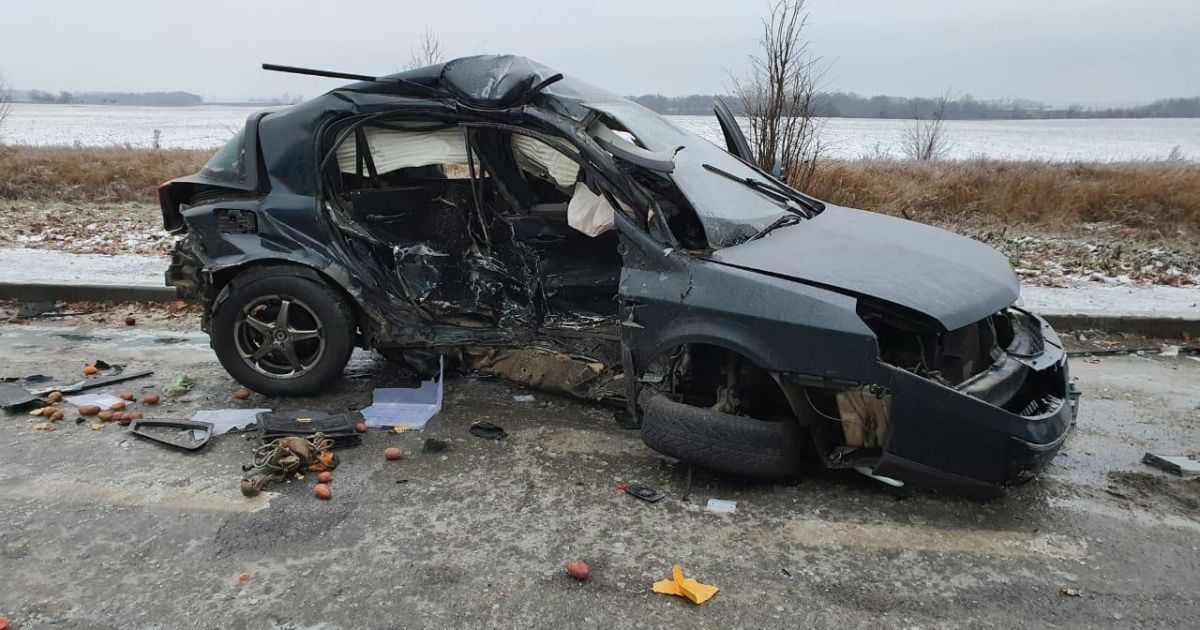 зіткнення двох автомобілів «Renault» та «ВАЗ»_1 / © Национальная полиция Киевской области