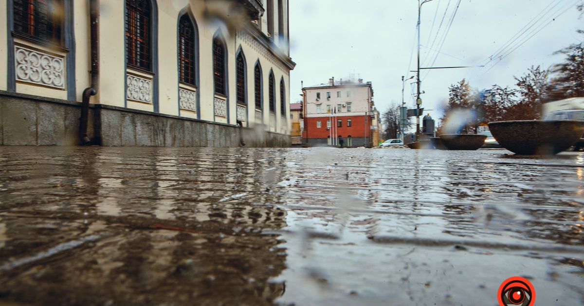 В Днепре из-за сильной гололедицы парализован транспорт (видео)