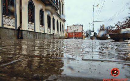 В Днепре из-за сильной гололедицы парализован транспорт (видео)
