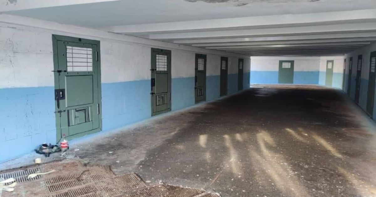 Тюремний стрітарт: у Києві підземний перехід під Європейською площею перетворився на коридор СІЗО