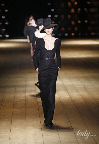 Коллекция Saint Laurent прет-а-порте сезона осень-зима 2018-2019 / © East News