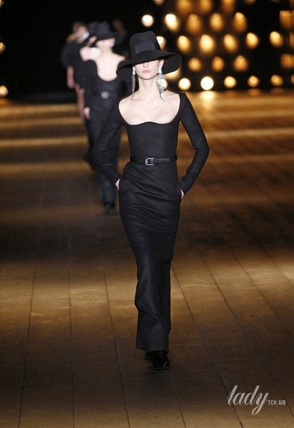 Коллекция Saint Laurent прет-а-порте сезона осень-зима 2018-2019 / © East News