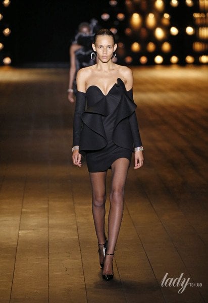 Коллекция Saint Laurent прет-а-порте сезона осень-зима 2018-2019 / © East News