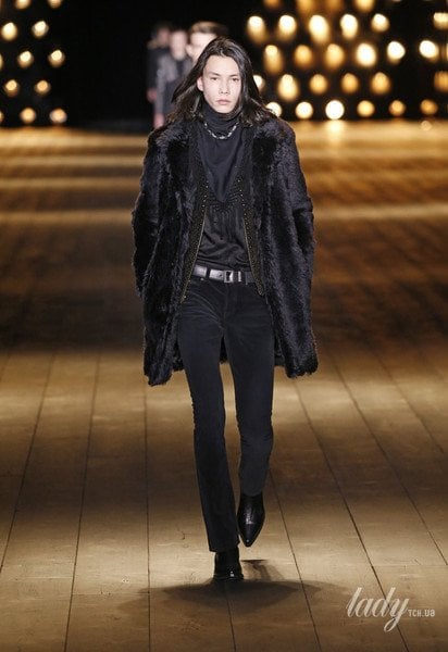 Коллекция Saint Laurent прет-а-порте сезона осень-зима 2018-2019 / © East News