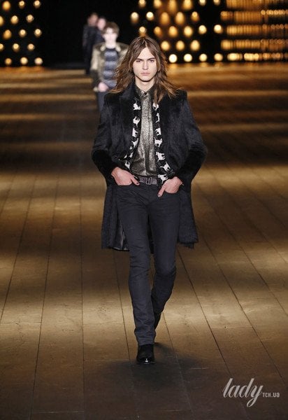 Коллекция Saint Laurent прет-а-порте сезона осень-зима 2018-2019 / © East News
