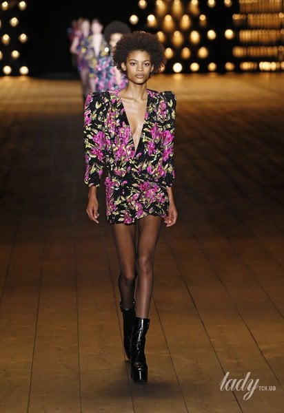 Коллекция Saint Laurent прет-а-порте сезона осень-зима 2018-2019 / © East News