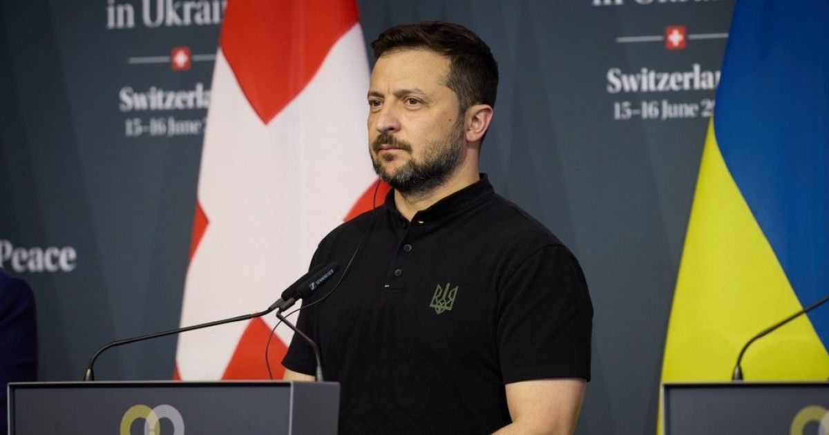 Президент Владимир Зеленский в ходе встречи с представителями СМИ по итогам Глобального саммита мира