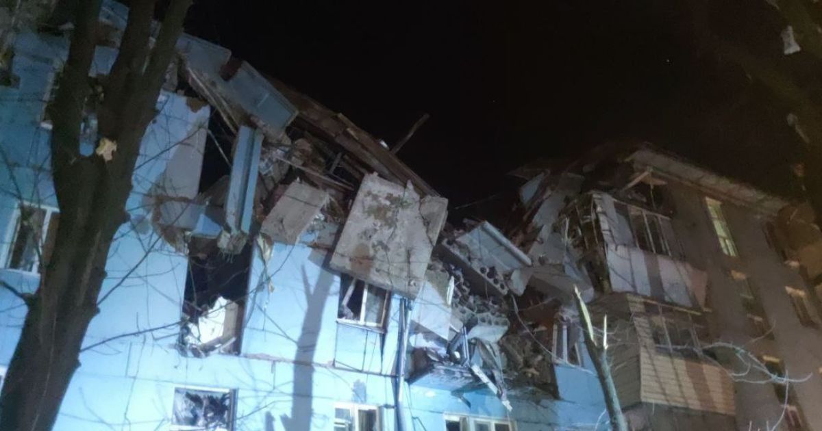 Окупанти вдарили ракетою по будинку в Запоріжжі