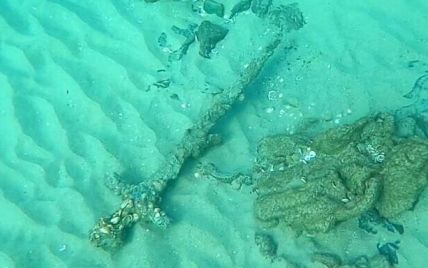 На дне Средиземного моря израильские водолазы нашли меч крестоносцев, которому почти тысяча лет