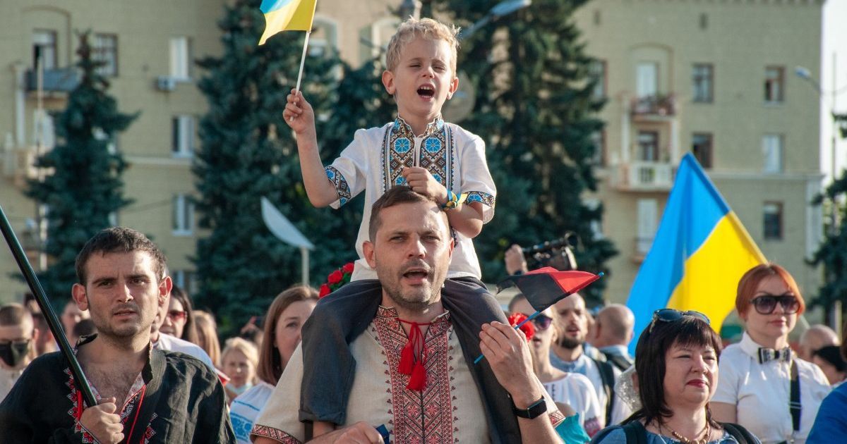На 8 Березня і День Конституції у 2022 році українці відпочиватимуть по чотири дні поспіль