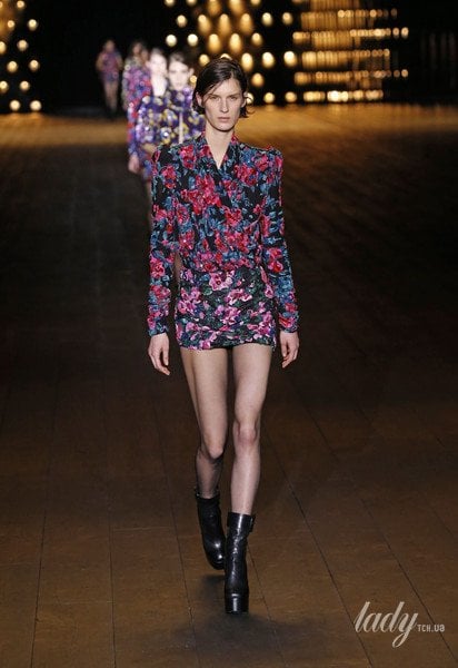 Коллекция Saint Laurent прет-а-порте сезона осень-зима 2018-2019 / © East News