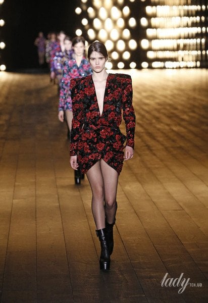 Коллекция Saint Laurent прет-а-порте сезона осень-зима 2018-2019 / © East News
