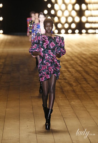 Коллекция Saint Laurent прет-а-порте сезона осень-зима 2018-2019 / © East News