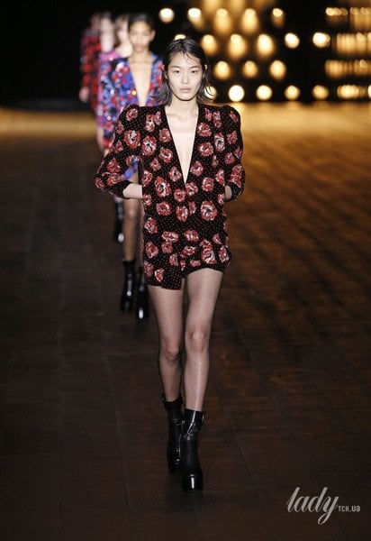 Коллекция Saint Laurent прет-а-порте сезона осень-зима 2018-2019 / © East News