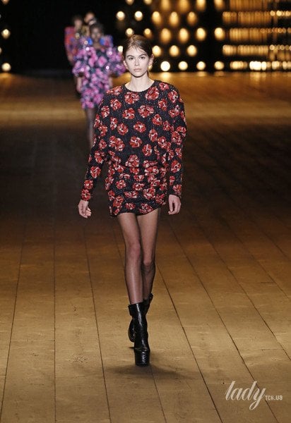 Коллекция Saint Laurent прет-а-порте сезона осень-зима 2018-2019 / © East News
