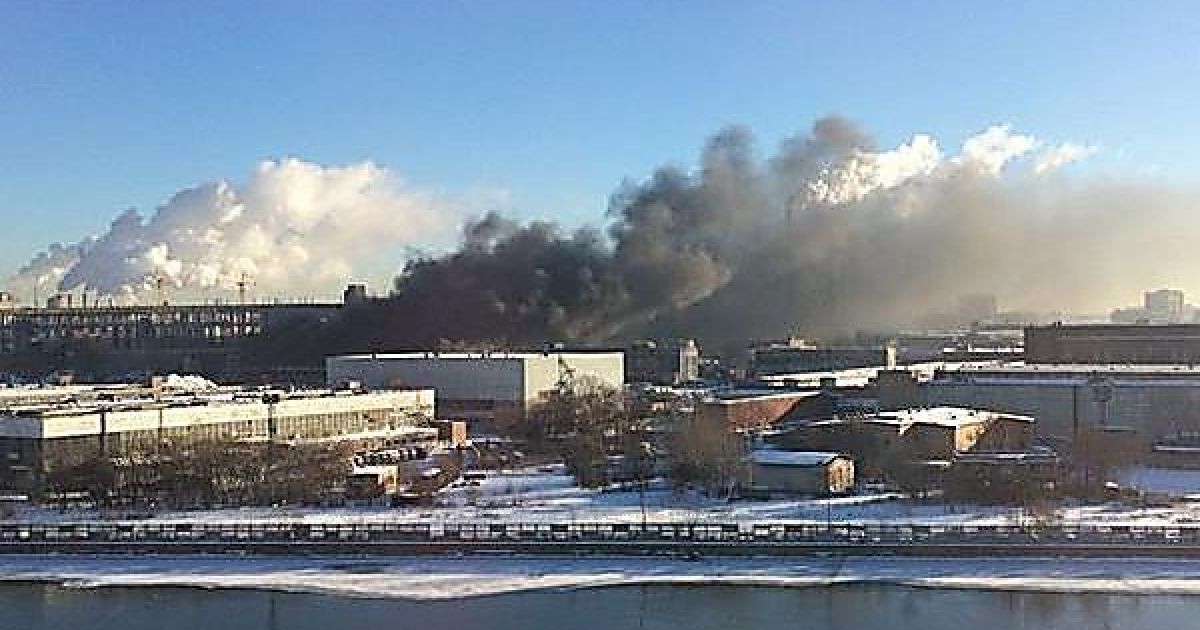 В Москве горел автомобильный завод "ЗИЛ" (видео)