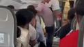 Маленького мальчика высадили из самолета