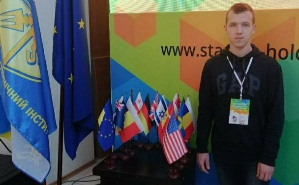 Роман Здоровило мечтает стать инженером, чтобы проектировать дроны  / Фото из домашнего архива