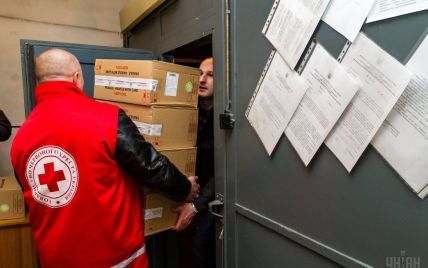 "Красный крест" и ООН доставили на Донбасс пять фур гуманитарной помощи