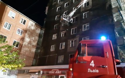 У Львові спалахнула пожежа у багатоквартирному будинку: евакуювали близько 100 мешканців