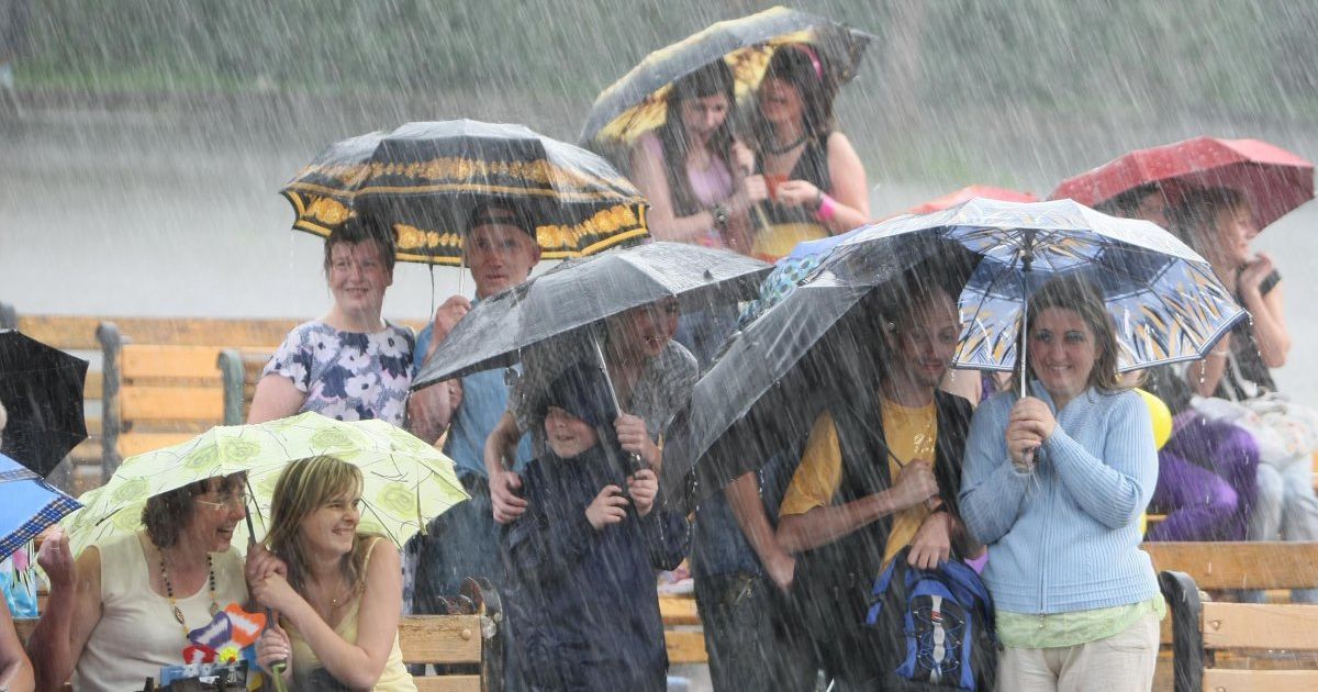 Левобережье будет заливать грозовыми дождями. Прогноз погоды на воскресенье 14 августа