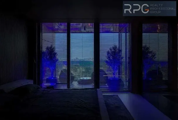 З вікон квартири видно центр Києва / © OLX