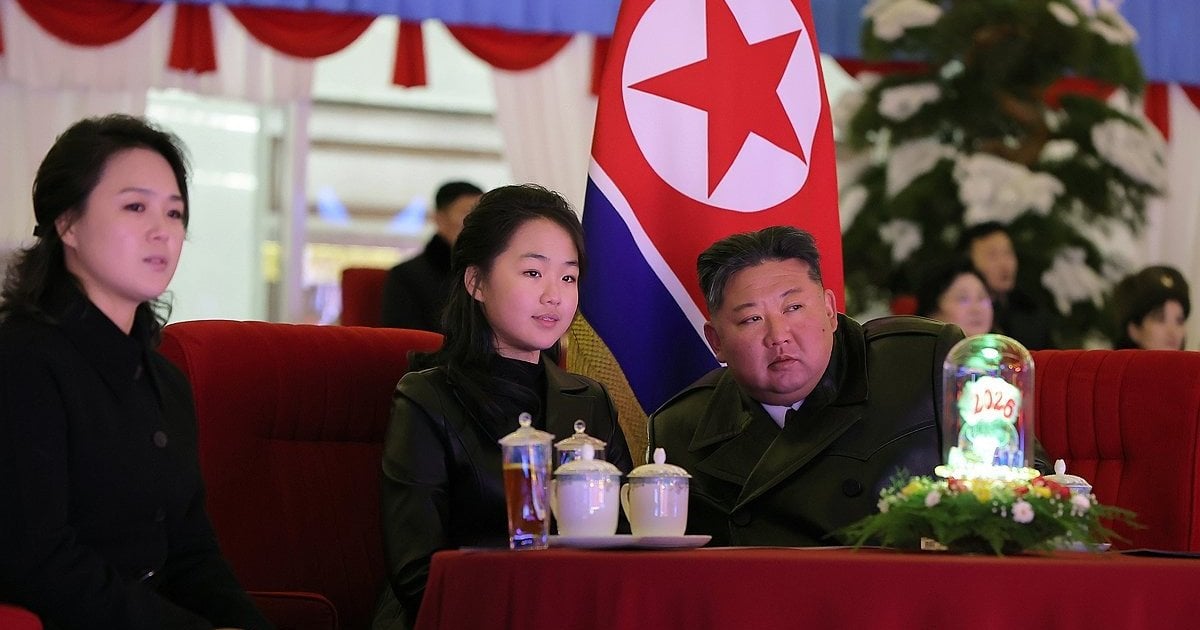 Кім Чен Ин з донькою та дружиною