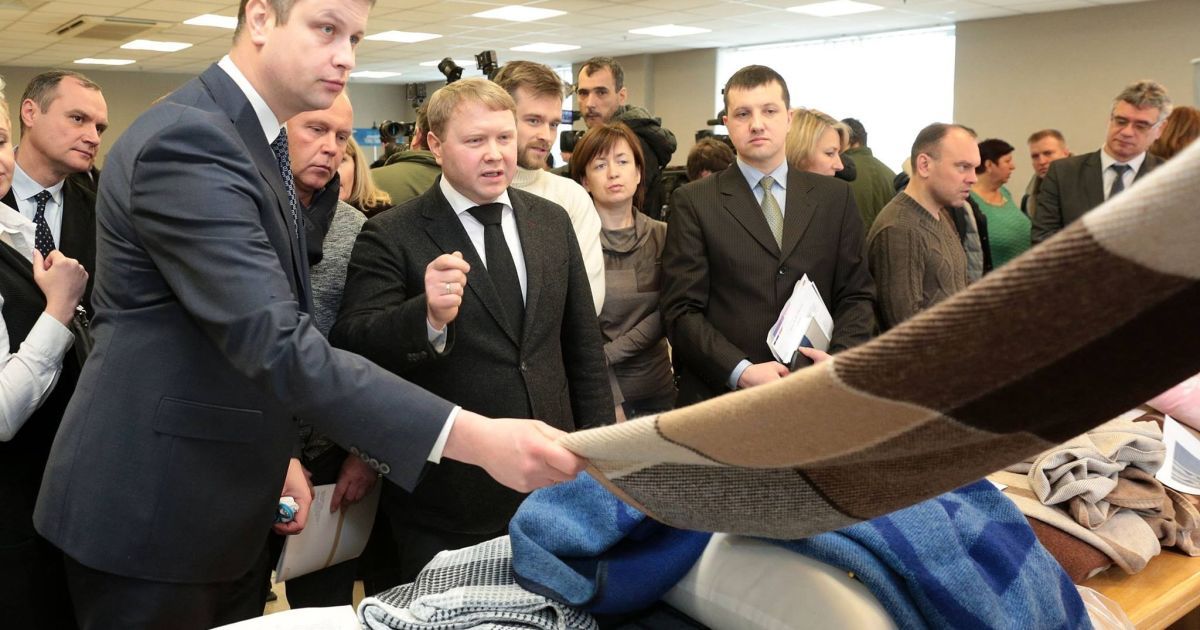 "Укрзализныця" массово закупит новое постельное белье для поездов