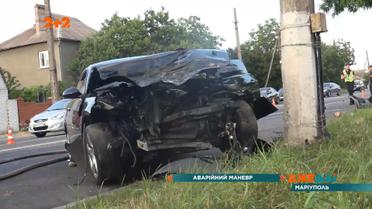 Жахливий аварійний маневр: у Маріуполі сталась аварія