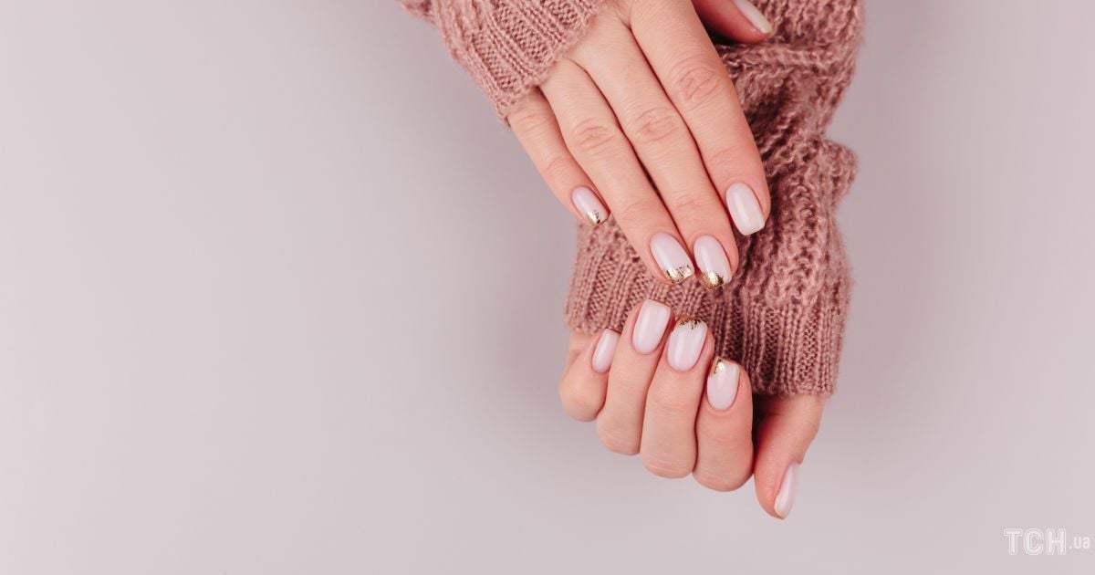 Мінімалістичний шик: добірка ідей простого манікюру