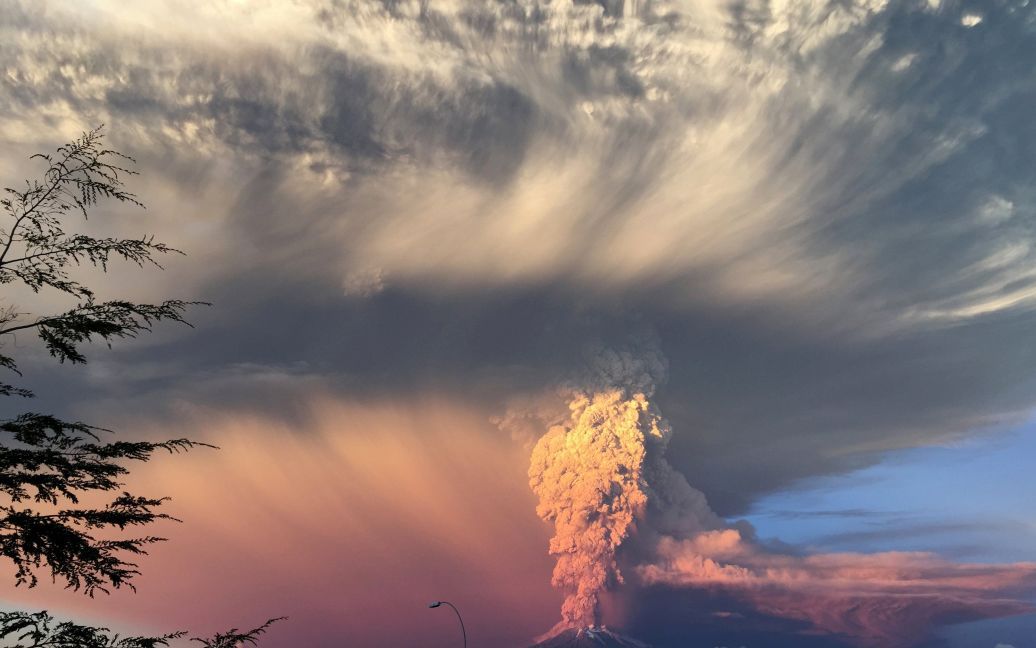 Извержение вулкана Кальбуко произошло впервые за 50 лет / © Reuters