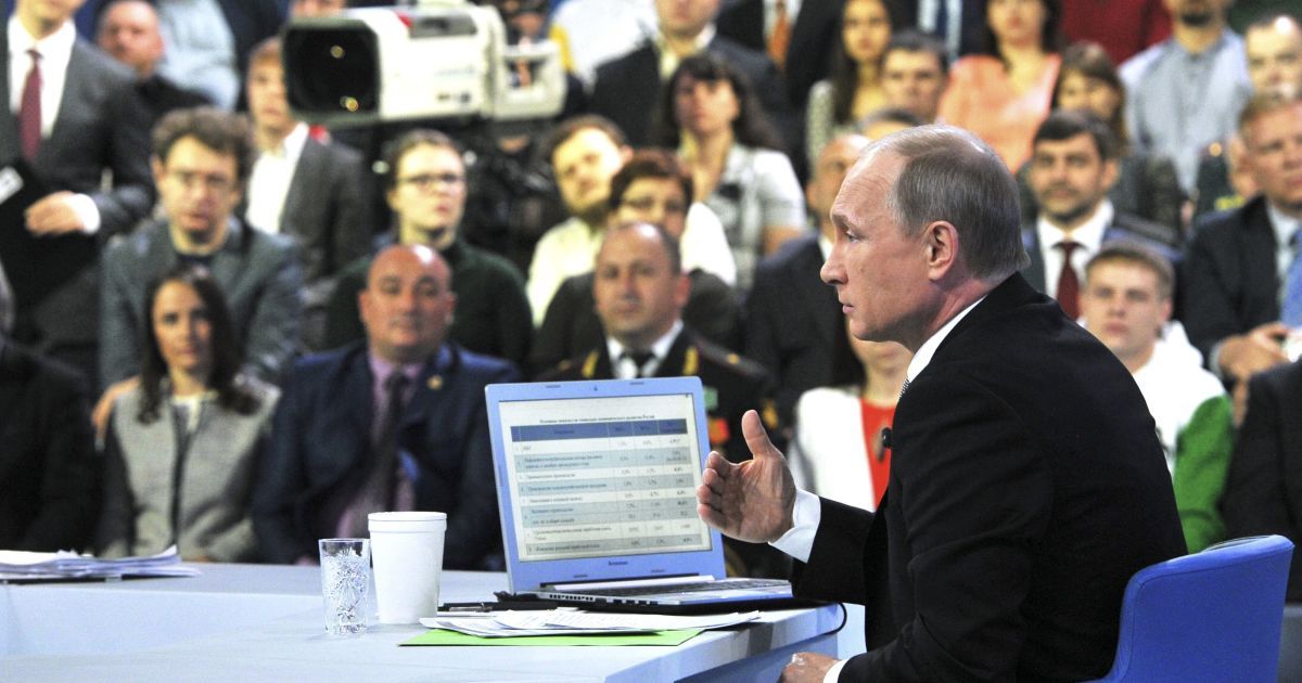 Путін переконує, що армії РФ немає на Донбасі