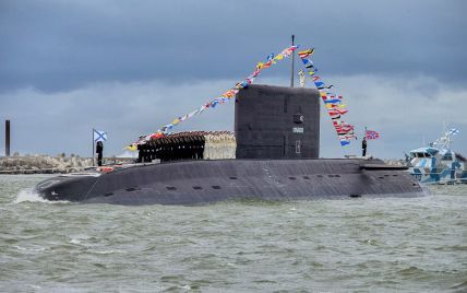 "Чорна діра": Російський малошумний підводний човен вирушив в окупований Крим