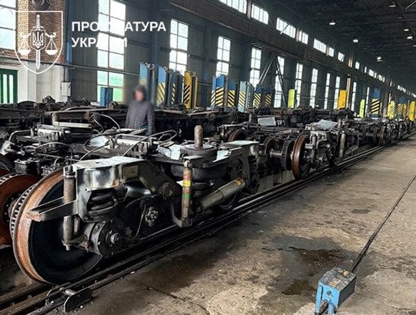 Скандал в "Укрзалізниці": неякісні вагони за мільйони гривень розсипалися за кілька років
