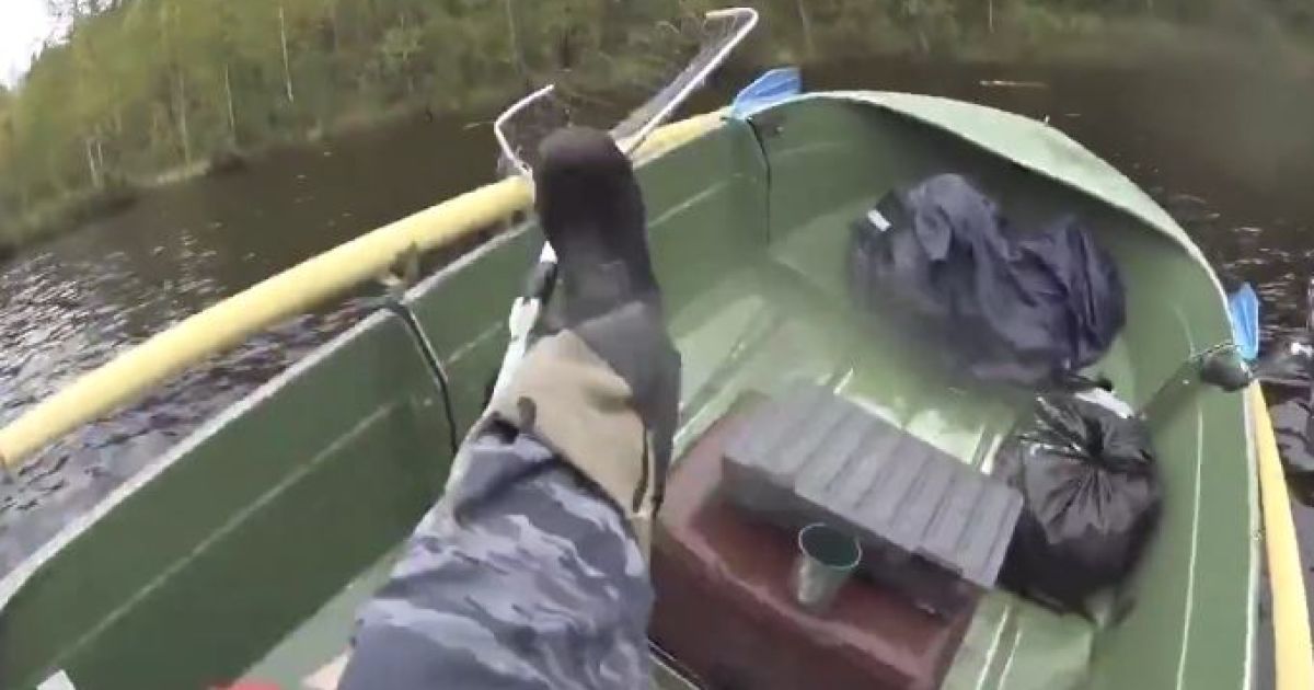 Чоловік сам зняв на відео свою провальну риболовлю