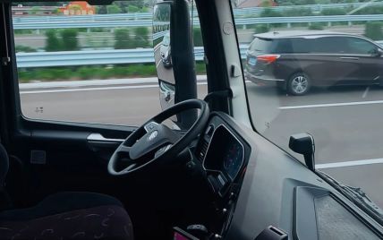 Без водителя на трассе: в Сети опубликовали видео испытаний грузовика на автопилоте