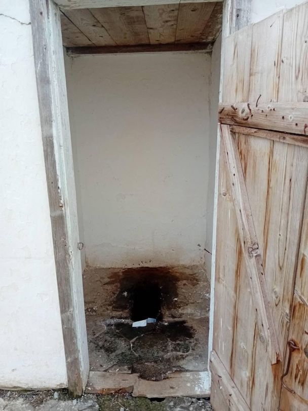 Уличный школьный туалет на Закарпатье/фото из социальных сетей
