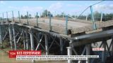 Село на Прикарпатье отрезано от цивилизации из-за обвала моста