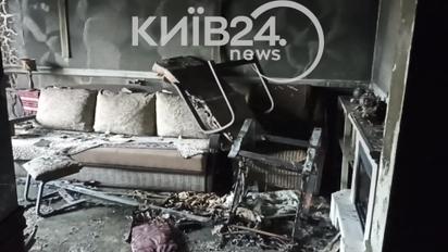 Відео наслідків падіння уламків у будинок у Святошинському районі Києва