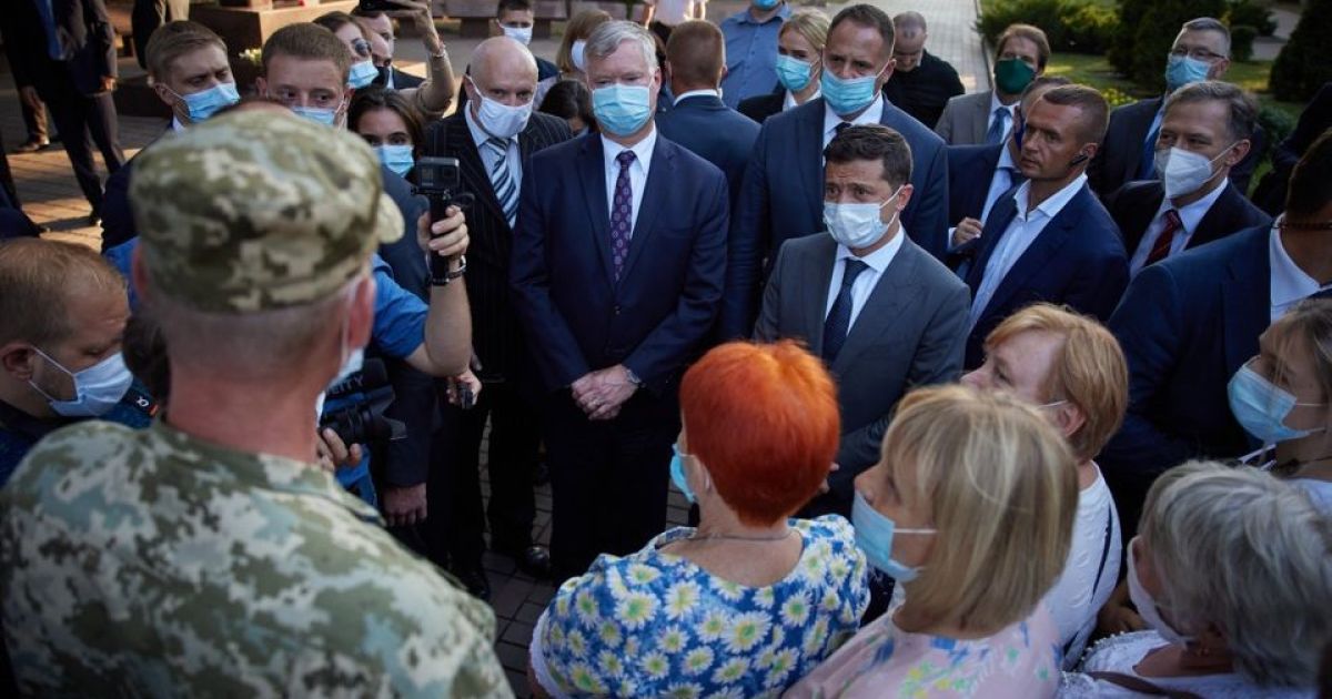 В Кривом Роге президент встретился с ветеранами АТО и ООС и матерями пленных и пропавших без вести бойцов