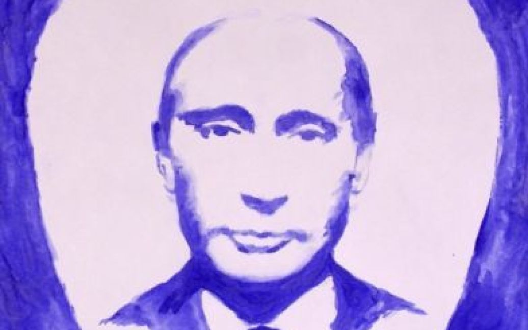 Россиянка нарисовала грудью Путина / © metronews.ru