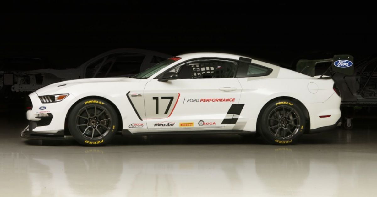 Ford показал новое гоночное купе Mustang Shelby FP350S