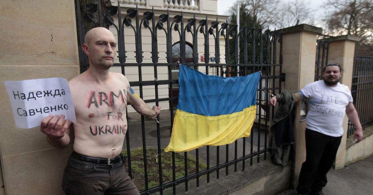 Мужчины назвали Путина убийцей